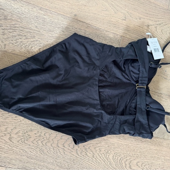 Andie The Bermuda One Piece Black Small $128 - Picture 3 of 4